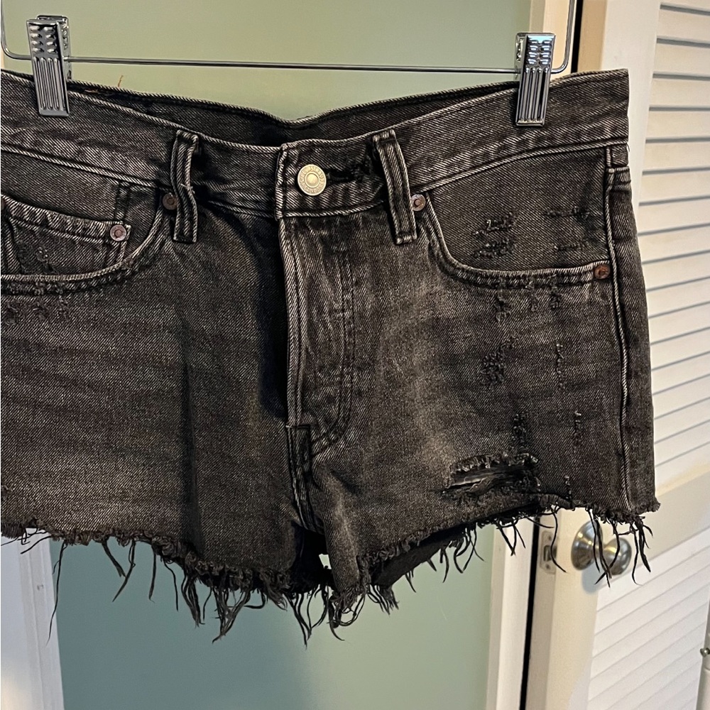 black levi shorts